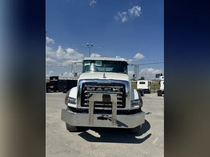 2026 MACK GR64B
