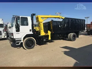 1997 FORD CF8000