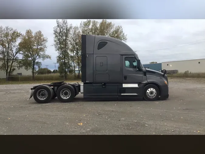 2023 Freightliner Cascadia 126