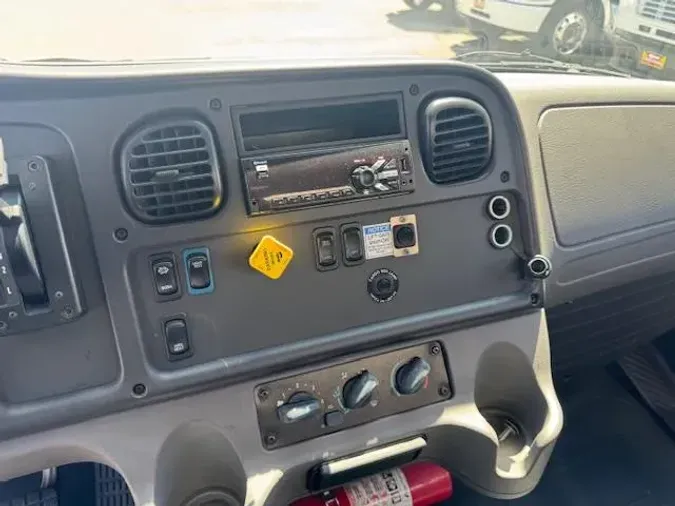 2019 Freightliner Business Class M2 106
