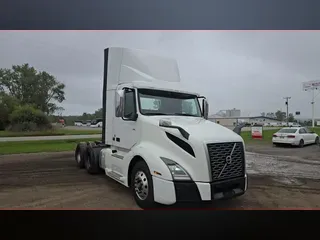 2019 Volvo VNL300