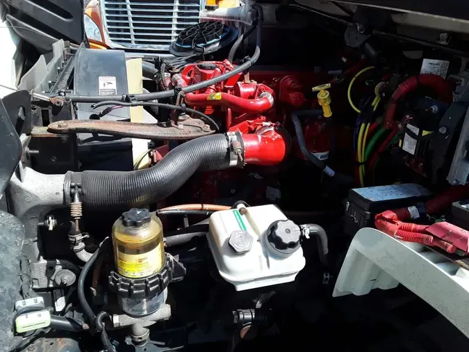 2019 FREIGHTLINER M2 106