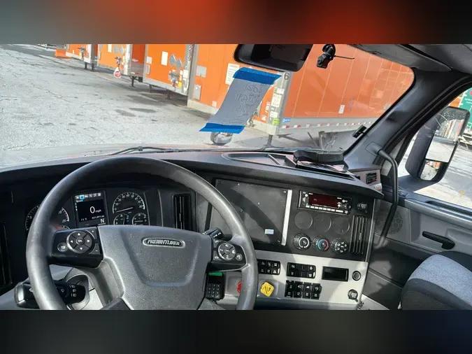 2021 Freightliner Cascadia