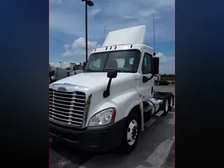 2015 Freightliner CASCADIA 125