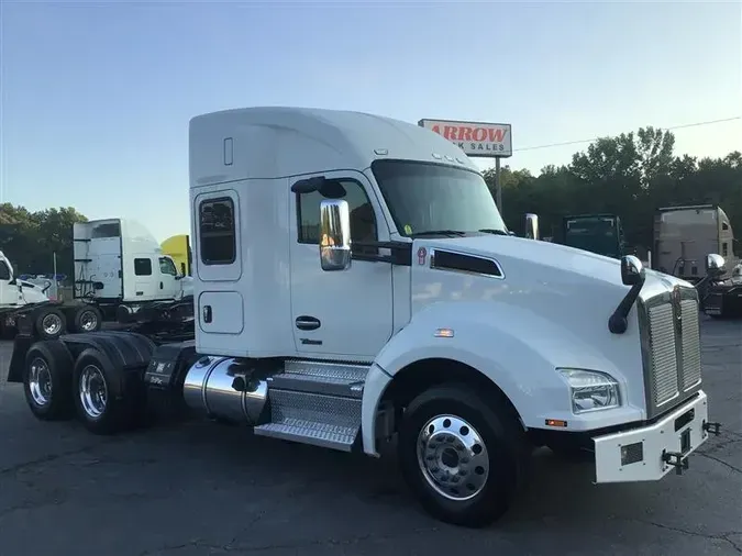 2022 KENWORTH T880