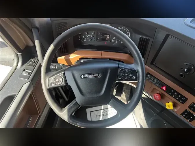 2021 FREIGHTLINER CA126