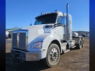 2022 KENWORTH T880