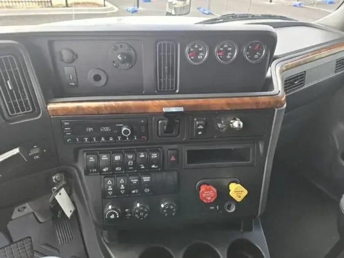 2022 International LT625