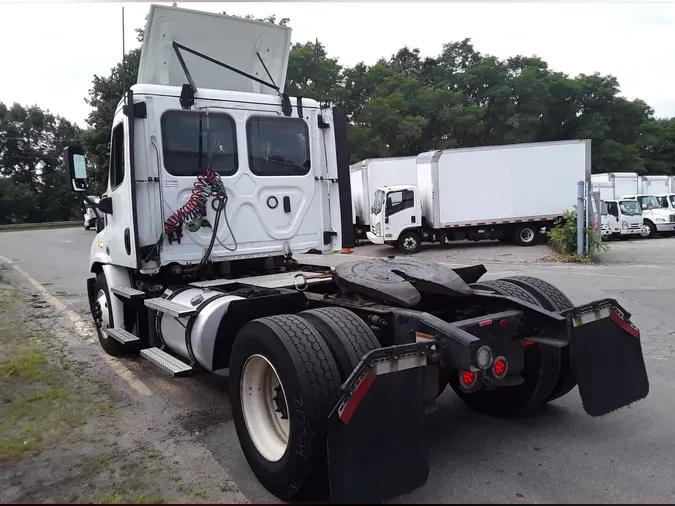 2020 FREIGHTLINER/MERCEDES CASCADIA 113