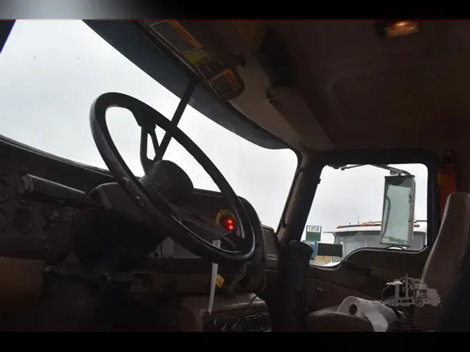 2006 MACK GRANITE CV713