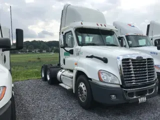 2016 FREIGHTLINER X12564ST