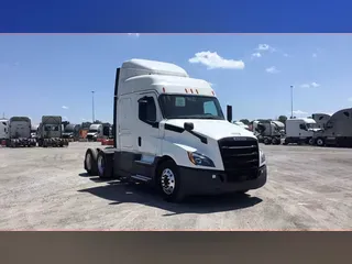 2020 Freightliner Cascadia 126