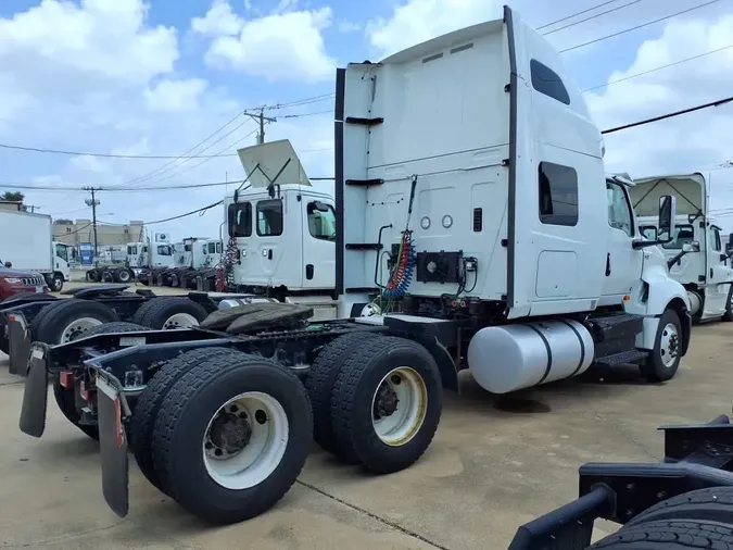 2019 NAVISTAR INTERNATIONAL LT625 SLPR CAB