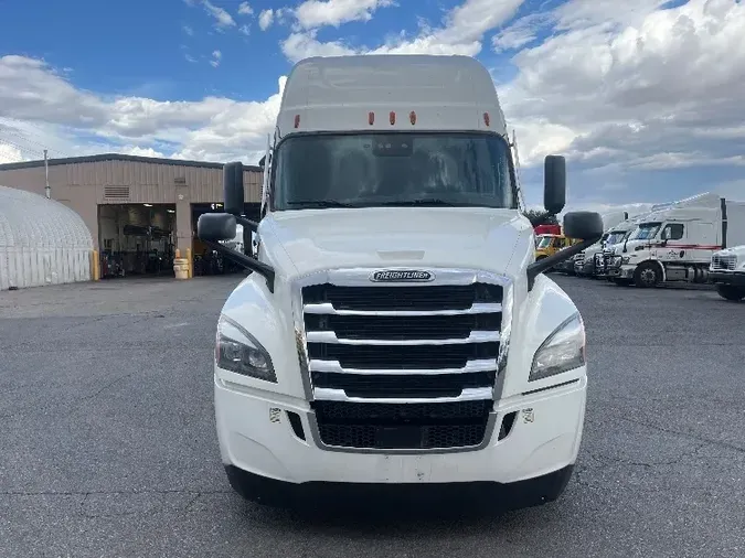 2020 Freightliner T12664ST