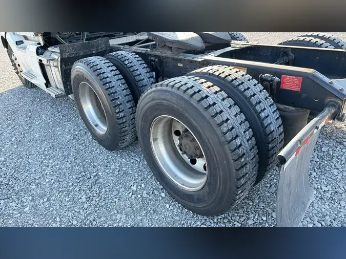 2019 Volvo VNL300