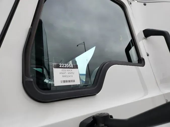 2022 MACK AN64T
