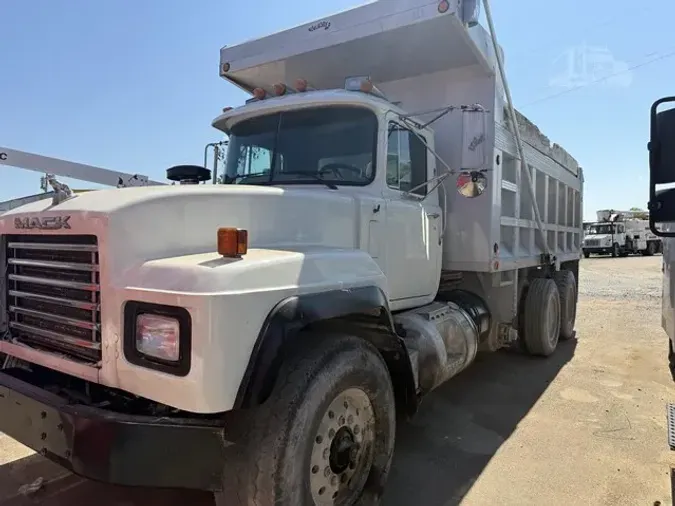 1997 MACK RD688S8bbdbd5e10167dde0013ddac7d10077d