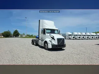 2018 Volvo VNL300