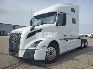2022 VOLVO VNL64T760