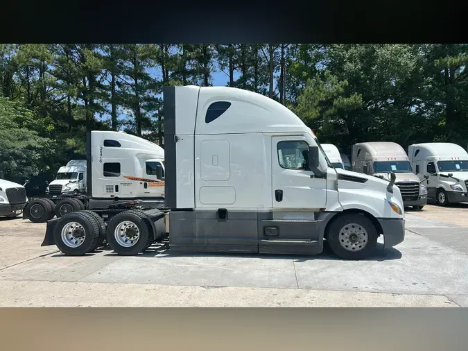 2022 Freightliner Cascadia 126