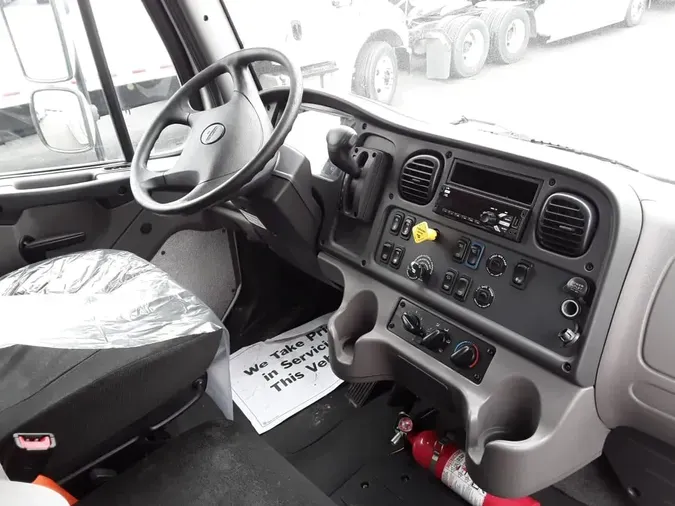 2019 FREIGHTLINER/MERCEDES M2 106