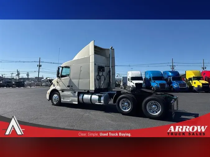 2021 VOLVO VNL640