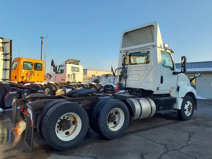 2019 NAVISTAR INTERNATIONAL LT625 DAYCAB T/A