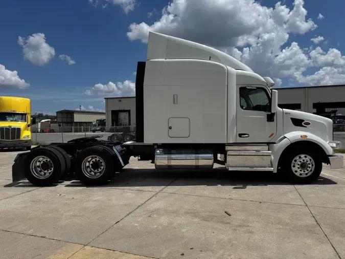 2022 Peterbilt 567
