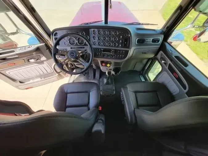 2022 Peterbilt 389