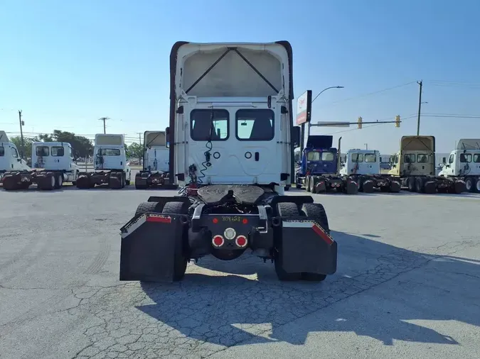 2019 FREIGHTLINER CASCADIA 113