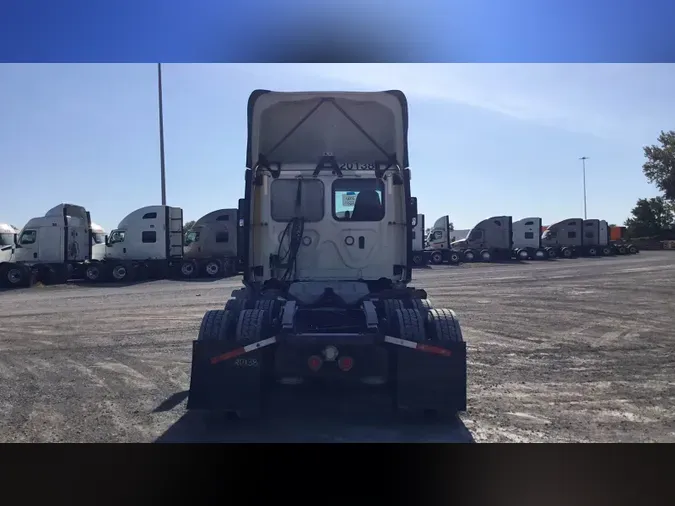 2020 Freightliner Cascadia 126