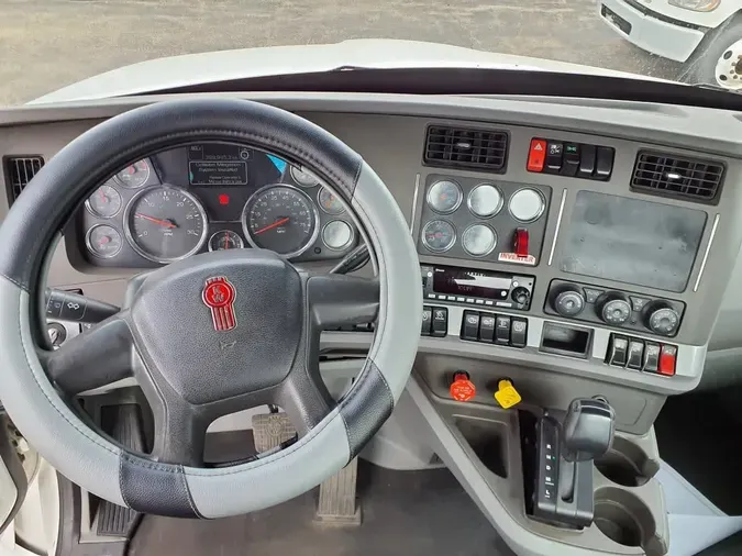 2017 KENWORTH TRUCKS T-680