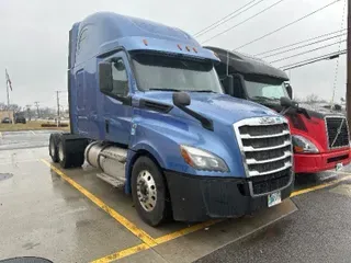 2018 FREIGHTLINER T12664ST