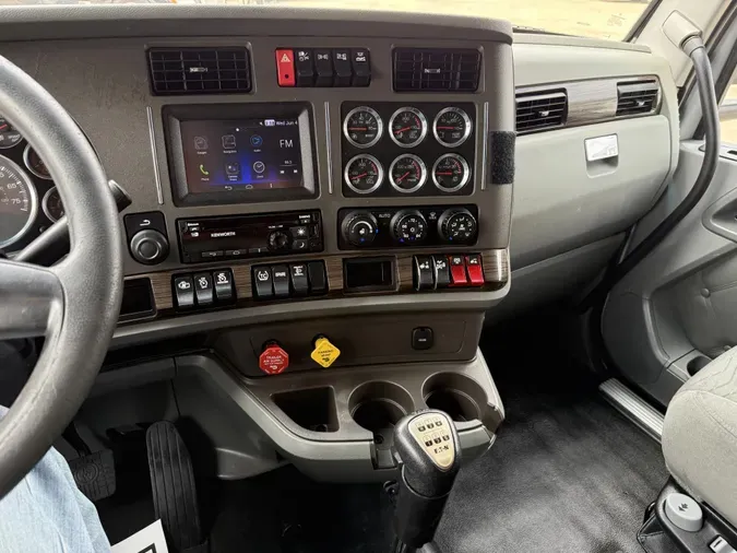 2019 Kenworth T880