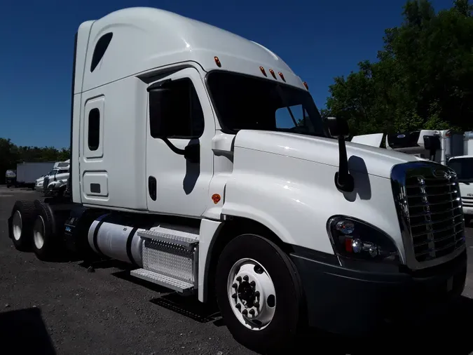 2020 FREIGHTLINER/MERCEDES CASCADIA 125