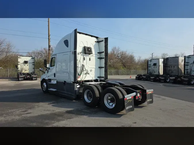2022 Freightliner Cascadia 126