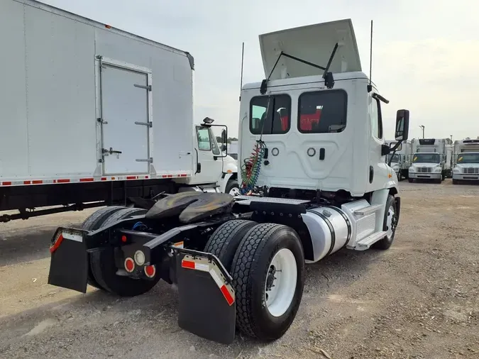 2020 FREIGHTLINER/MERCEDES CASCADIA 113