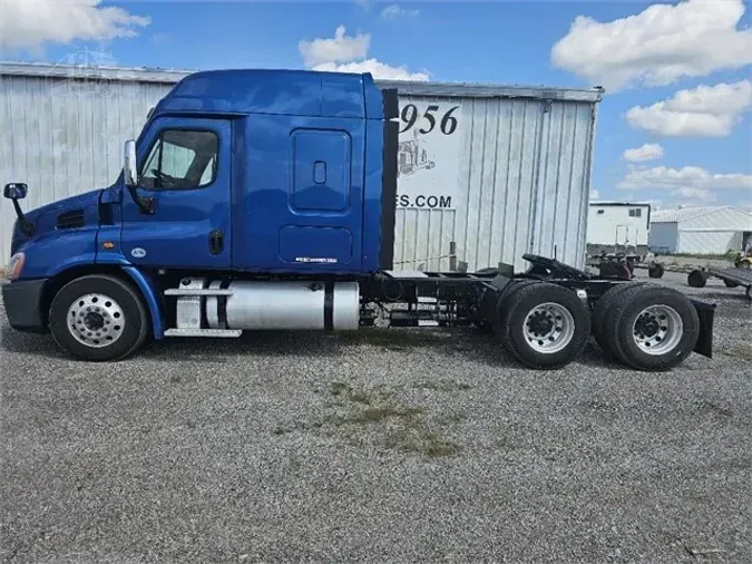 2018 FREIGHTLINER CASCADIA 113