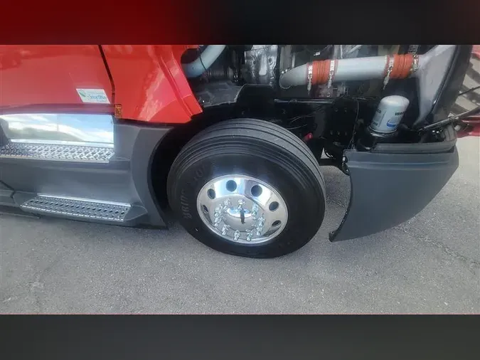 2021 FREIGHTLINER CA126