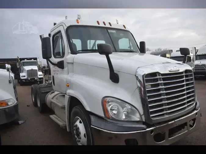 2011 FREIGHTLINER CASCADIA 125