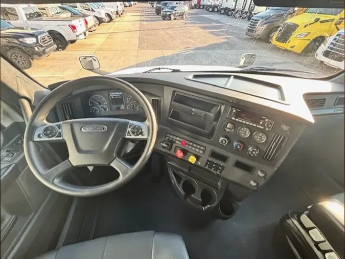2023 Freightliner Cascadia 126