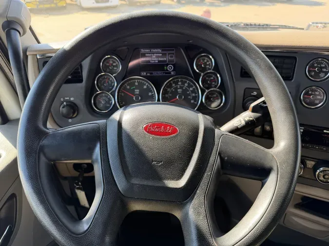 2022 Peterbilt 579