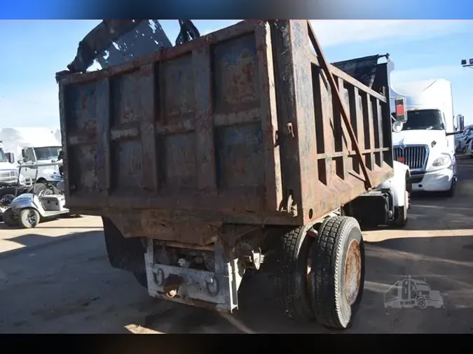 1995 PETERBILT 330