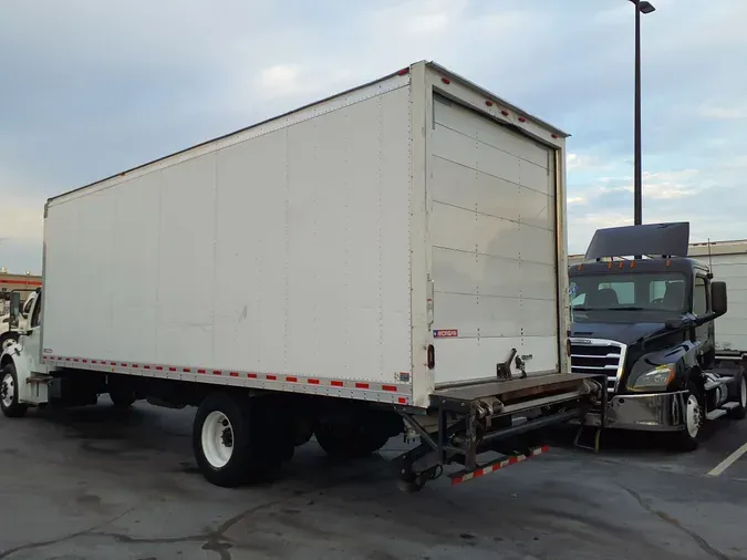 2017 FREIGHTLINER/MERCEDES M2 106