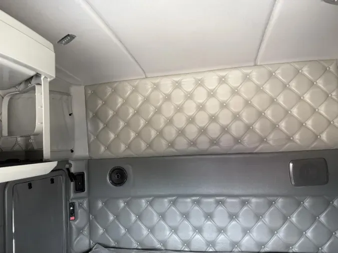 2019 Kenworth T880