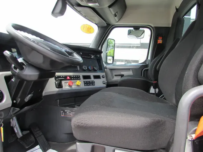 2019 Freightliner Cascadia