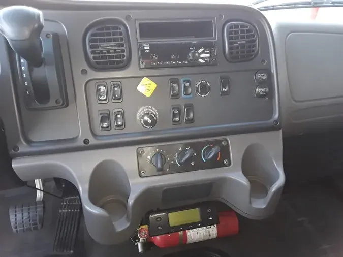 2020 FREIGHTLINER/MERCEDES M2 106