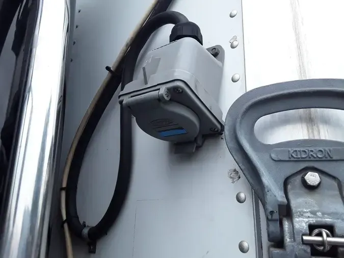 2018 FREIGHTLINER M2 106