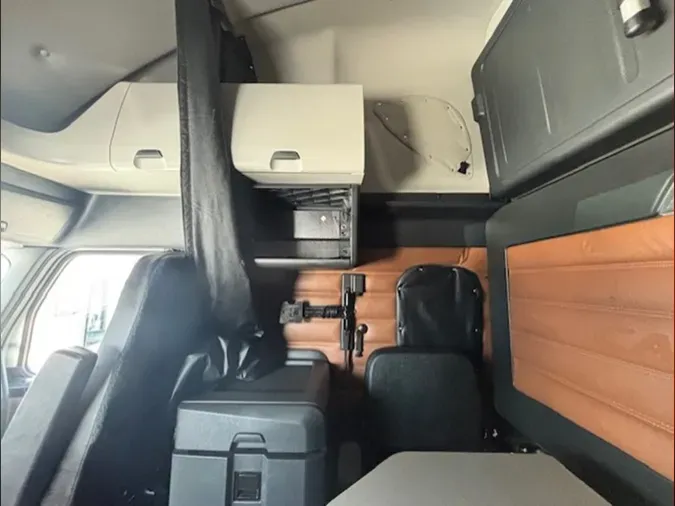 2023 Freightliner Cascadia 126