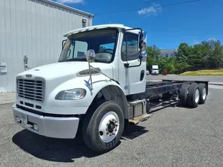 2017 FREIGHTLINER M2 106